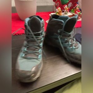 La Sportivia Waterproof hiking boots